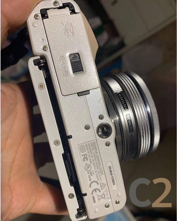 (二手)奧林巴斯/OLYMPUS E-PL7 連（14-42mm）無反相機 翻轉屏幕 可換鏡頭 旅行 Camera 90% NEW（黑/白） - C2 Computer
